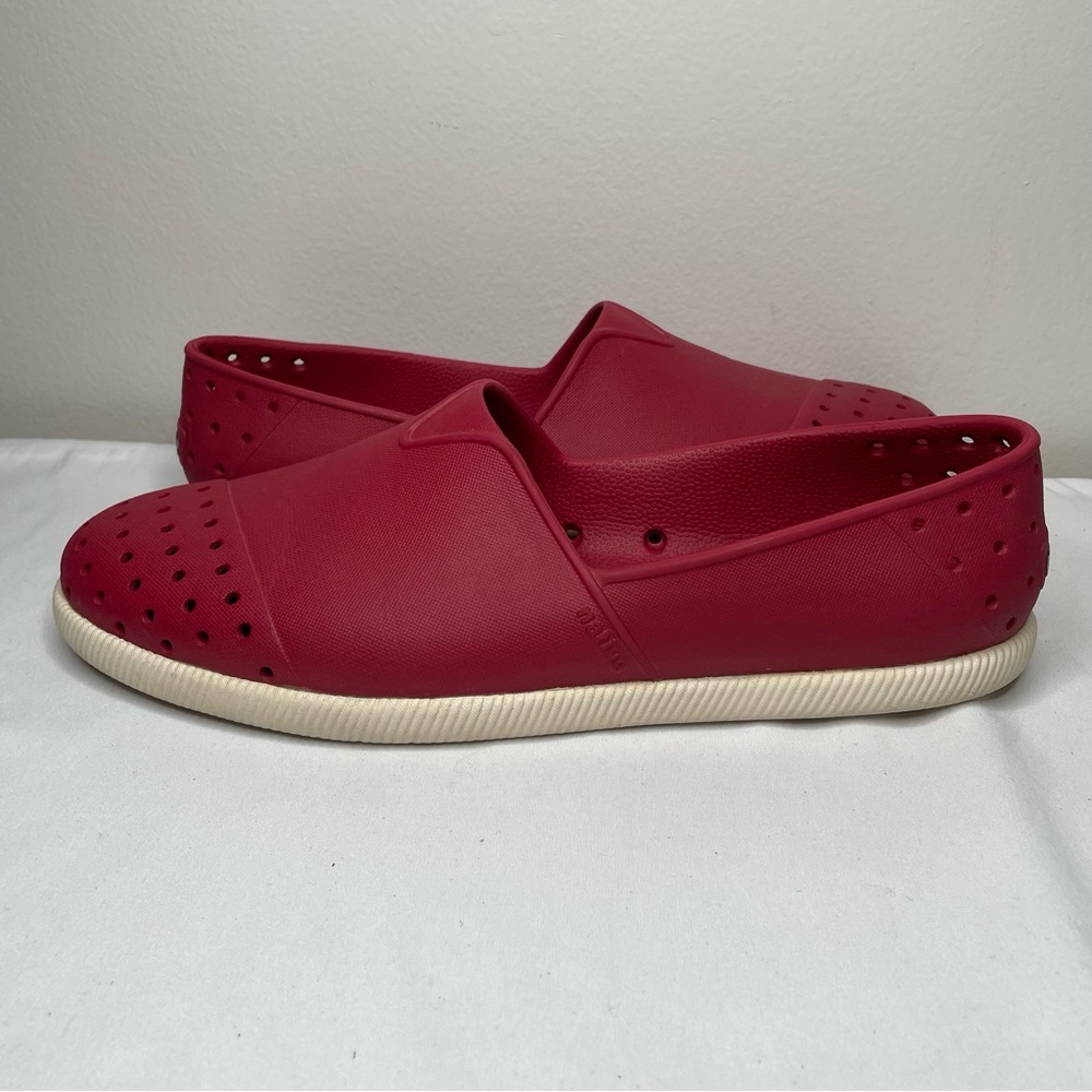Native Shoes Verona Jester Red EVA Slip On Waterproof Flats Womens 11 Mens 9